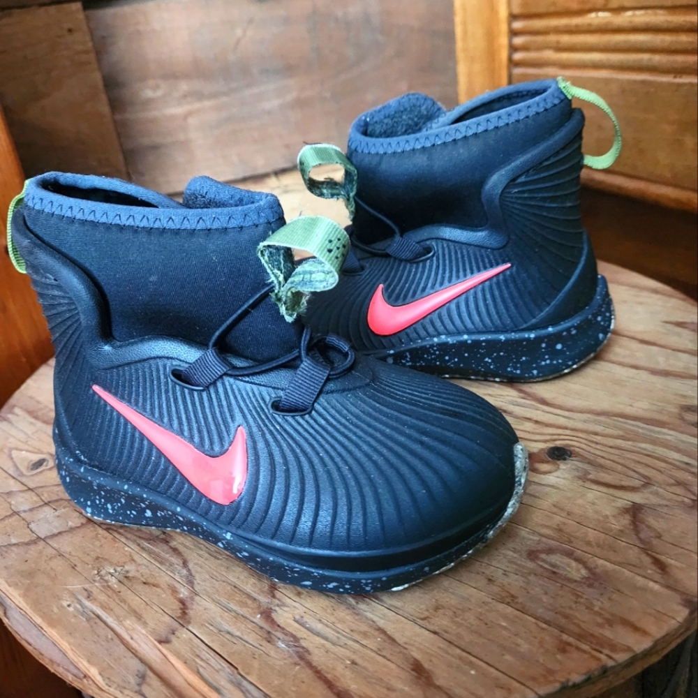 NIKE KIDS BINZIE SNEAKER BOOT/ SHOE-SIZE 7C - Picture 6 of 8